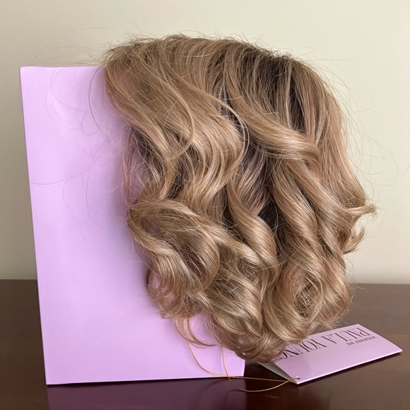 Paula Young wig Mya in sunkissed blonde with beach waves - Picture 2 of 4